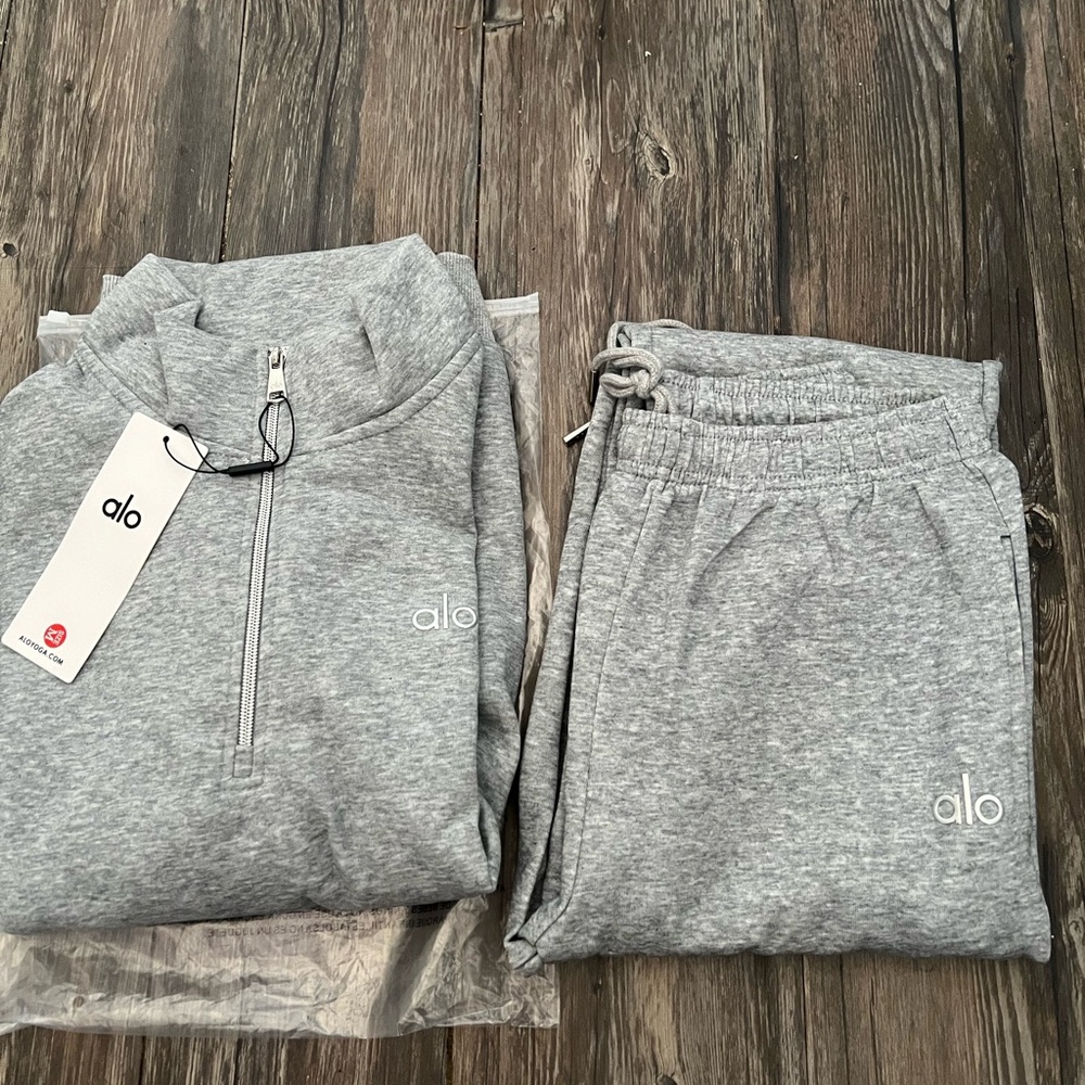 Alo Yoga Gray Men’s Quarter Zip Set Size Medium
